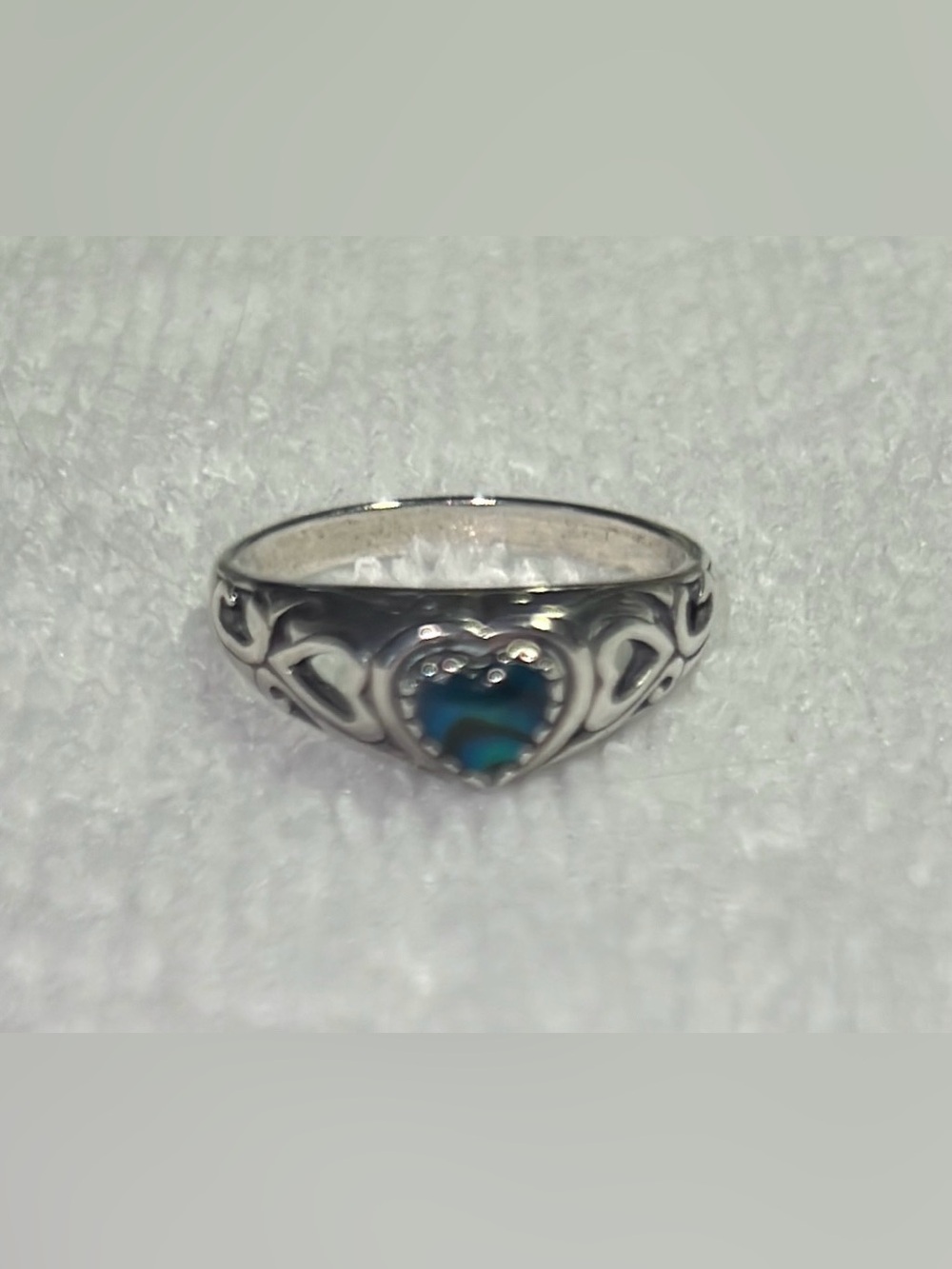 William Moore PAUA Abalone Shell Heart Ring - Size 9 - Great Condition